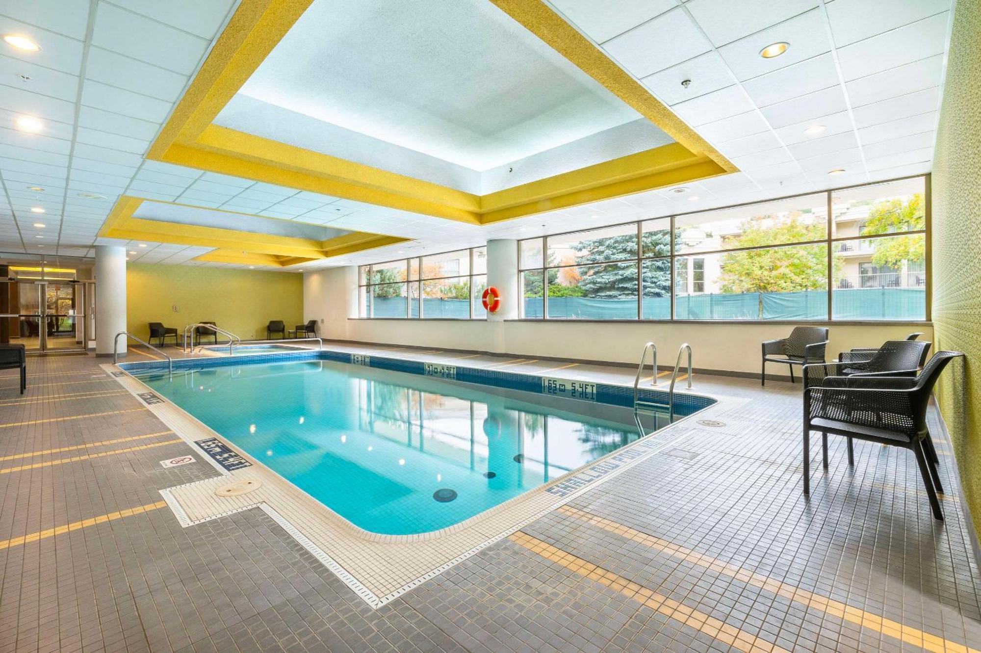 Allure Hotel & Conference Centre, Ascend Hotel Collection Барри Экстерьер фото